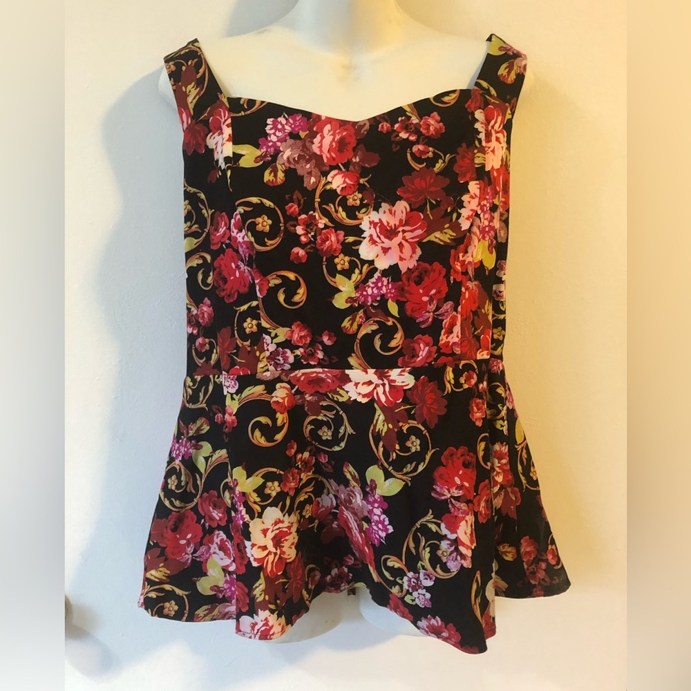 Torrid Floral Top Size 2 Brand New